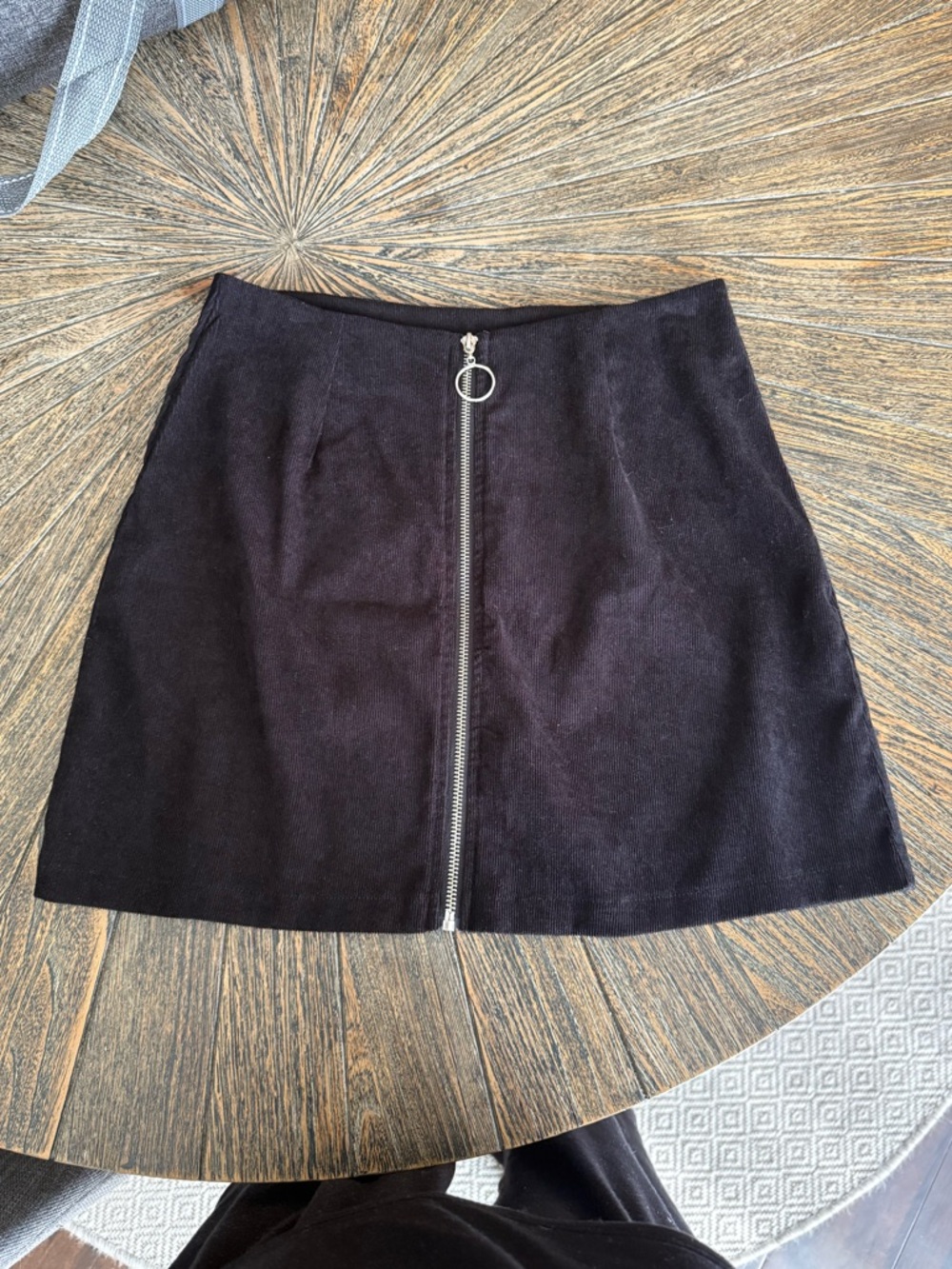SHEIN Black Zip-Front Mini Skirt with Ring Pull